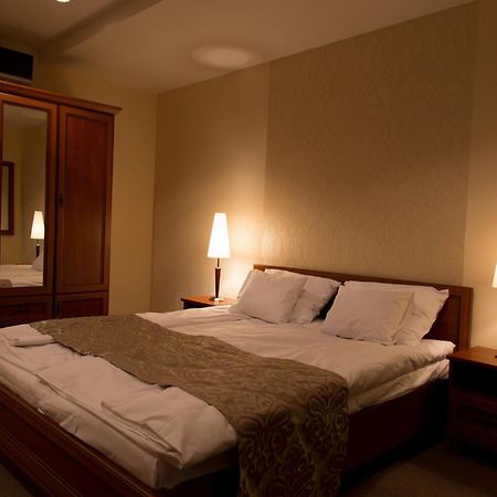 Hotel Brill Oroshaza Phòng bức ảnh