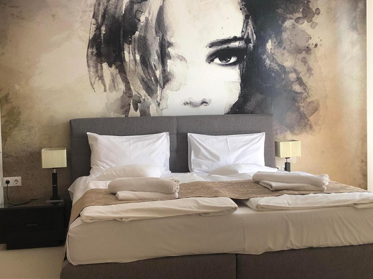 Hotel Brill Oroshaza Ngoại thất bức ảnh