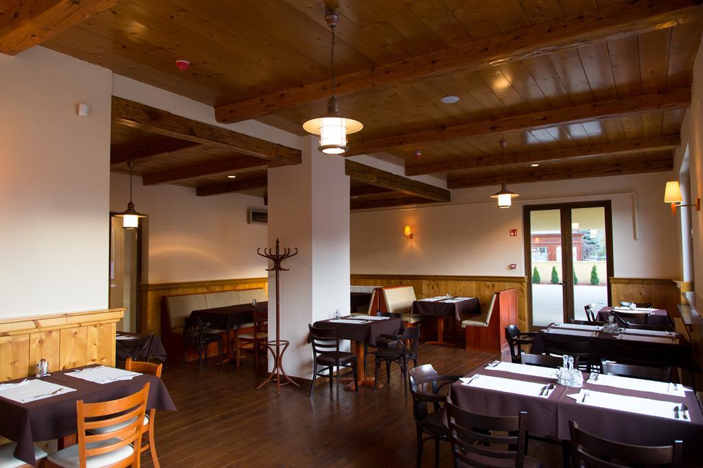 Hotel Brill Oroshaza Ngoại thất bức ảnh