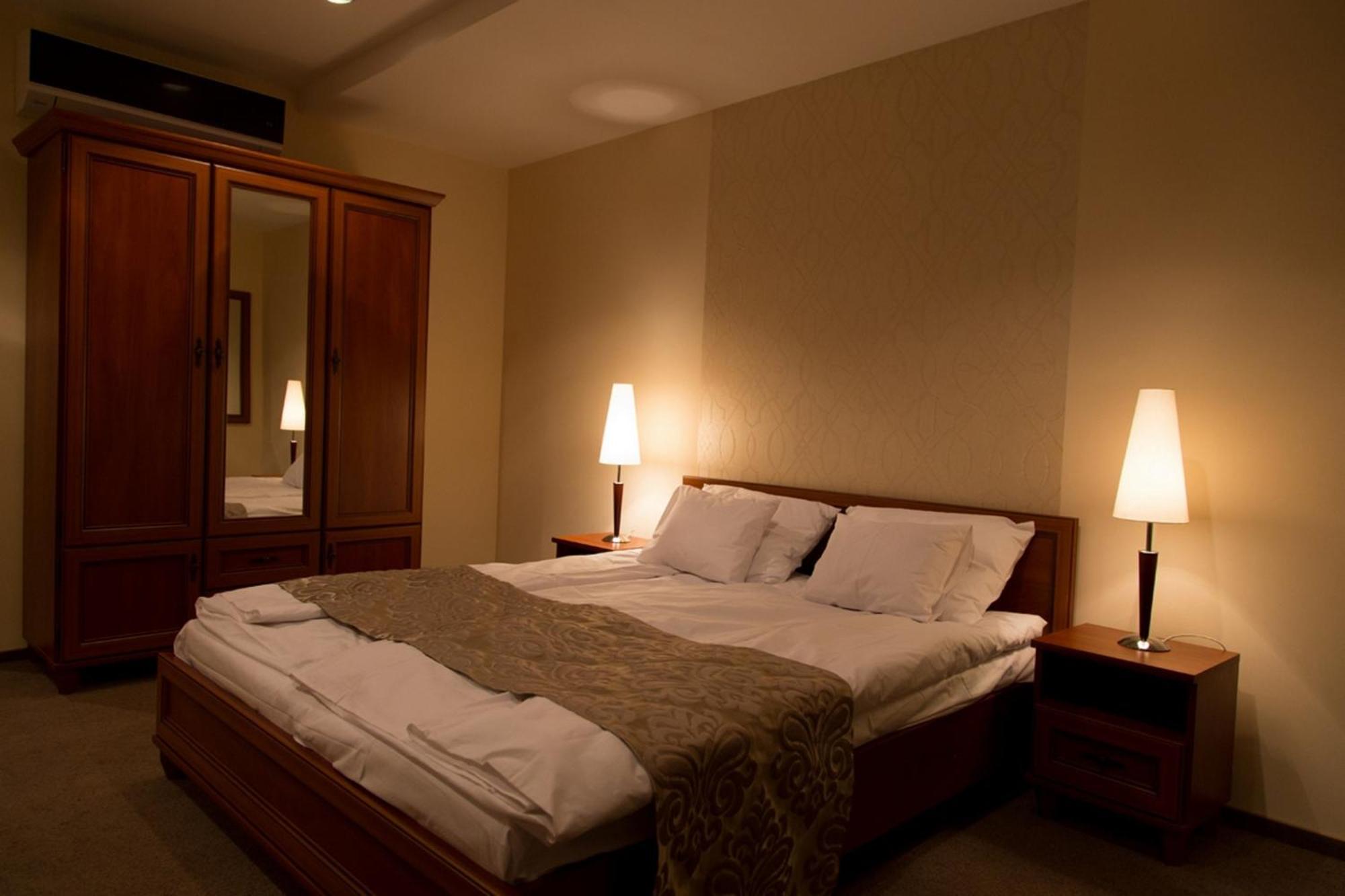 Hotel Brill Oroshaza Phòng bức ảnh