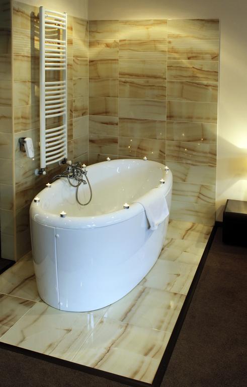 Hotel Brill Oroshaza Phòng bức ảnh