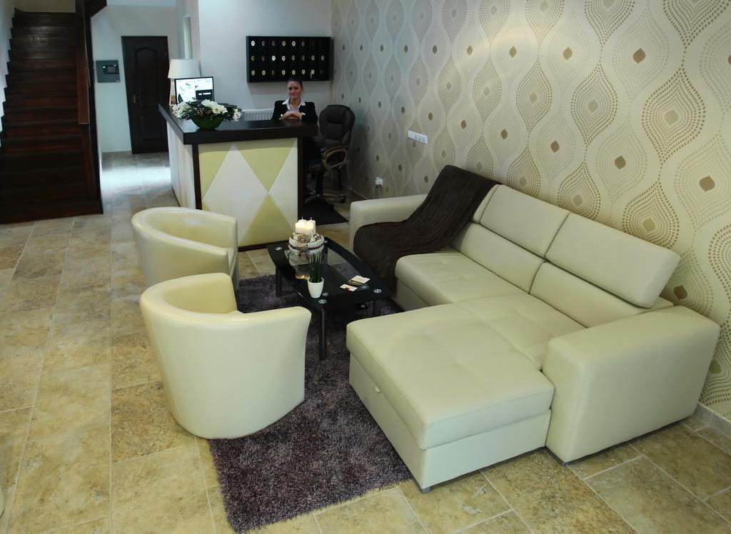 Hotel Brill Oroshaza Ngoại thất bức ảnh